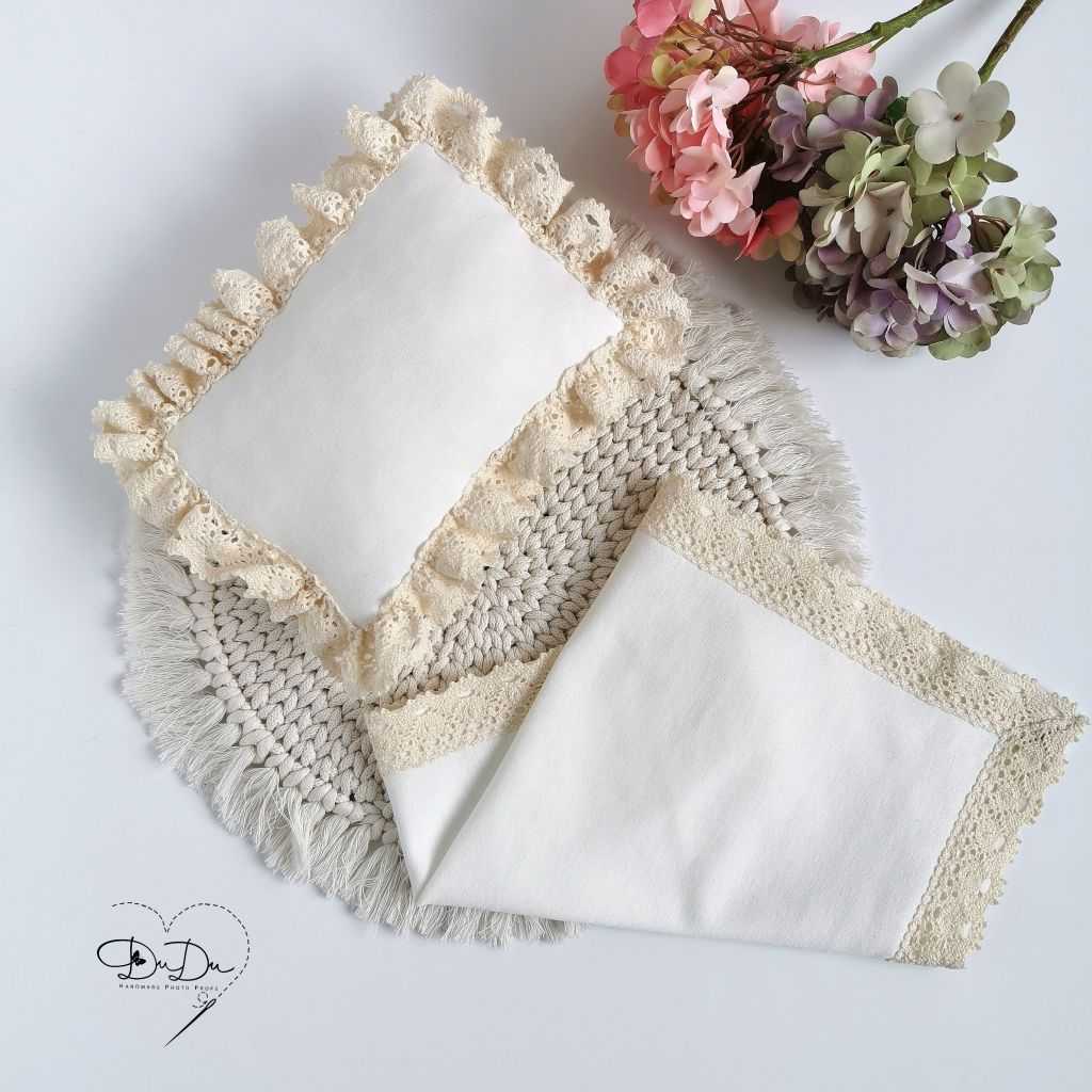 Kocyk i poduszka w różnych kolorach