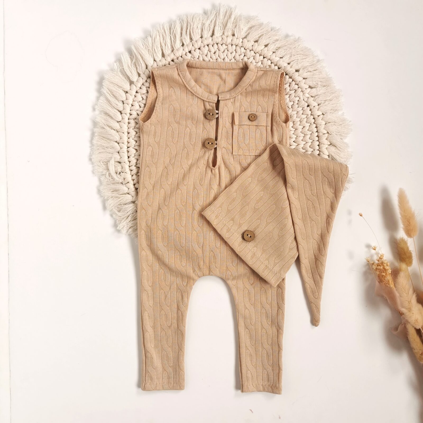 Beżowy komplet dla chłopca