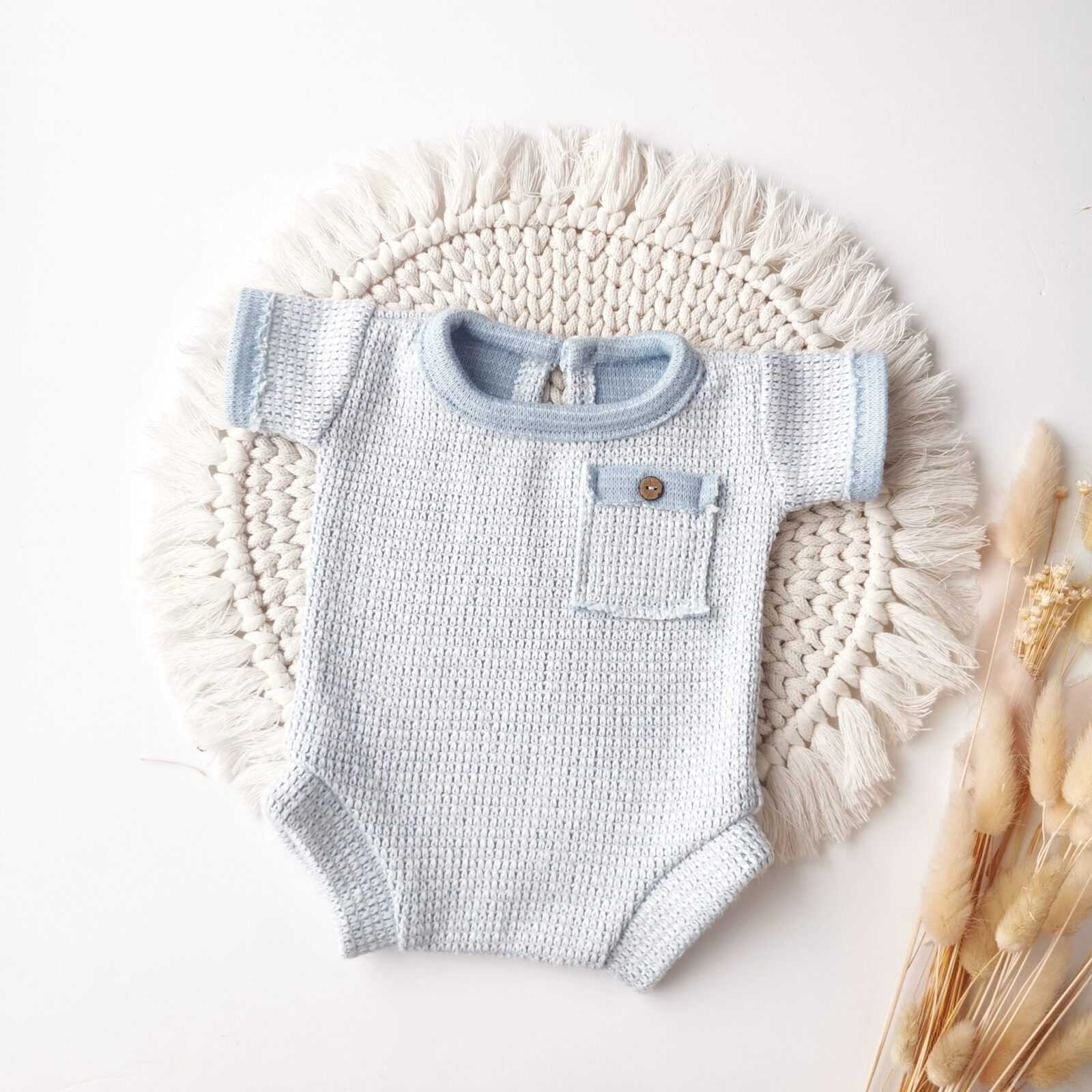 Błękitne body z kieszonką