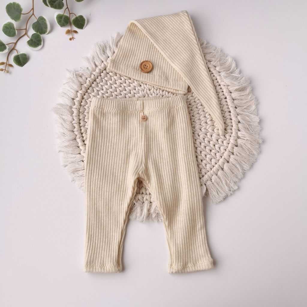 Beżowy komplet dla noworodka