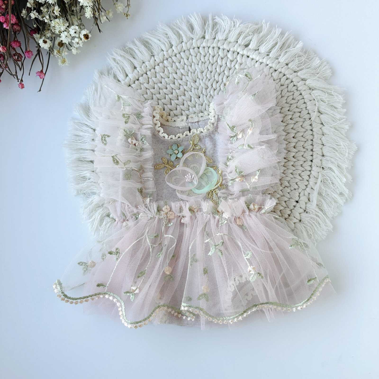 Kolorowe body w kwiatki dla noworodka