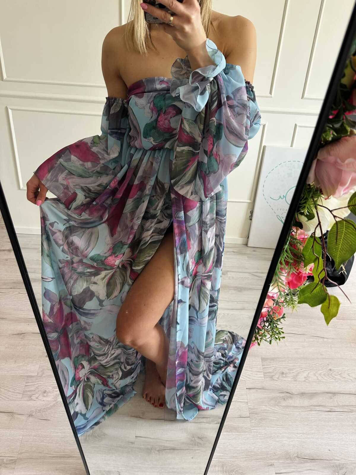 Szyfonowa suknia z osobą spódnicą